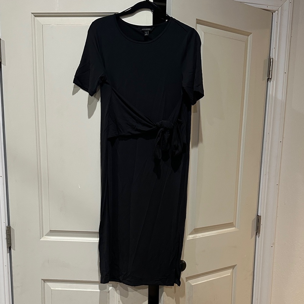 Banana Republic Black Short-Sleeve Tie-Waist Midi Dress